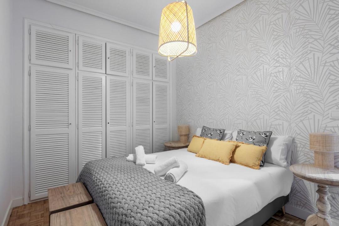 4 Bedrooms 2 Bathrooms Furnished - Salamanca - Refurbished - Mintystay Apartment