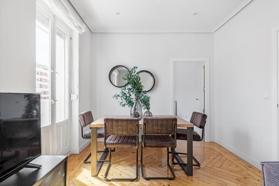4 Bedrooms 2 Bathrooms Furnished - Salamanca - Refurbished - Mintystay Madrid