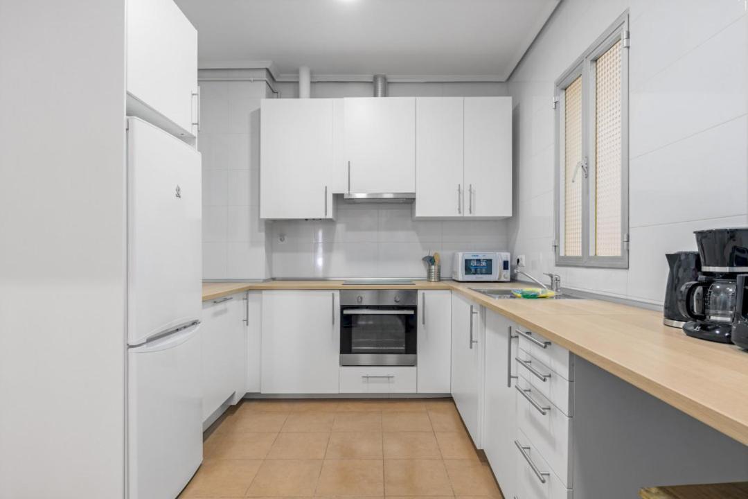 4 Bedrooms 2 Bathrooms Furnished - Salamanca - Refurbished - Mintystay Apartment *
