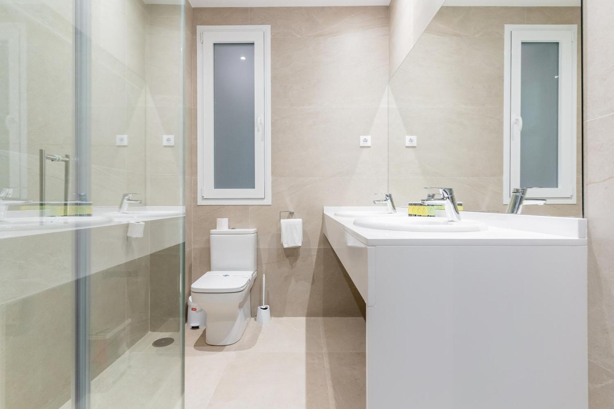 Apartment Stylish -4bedrooms 2bathrooms-salamanca *