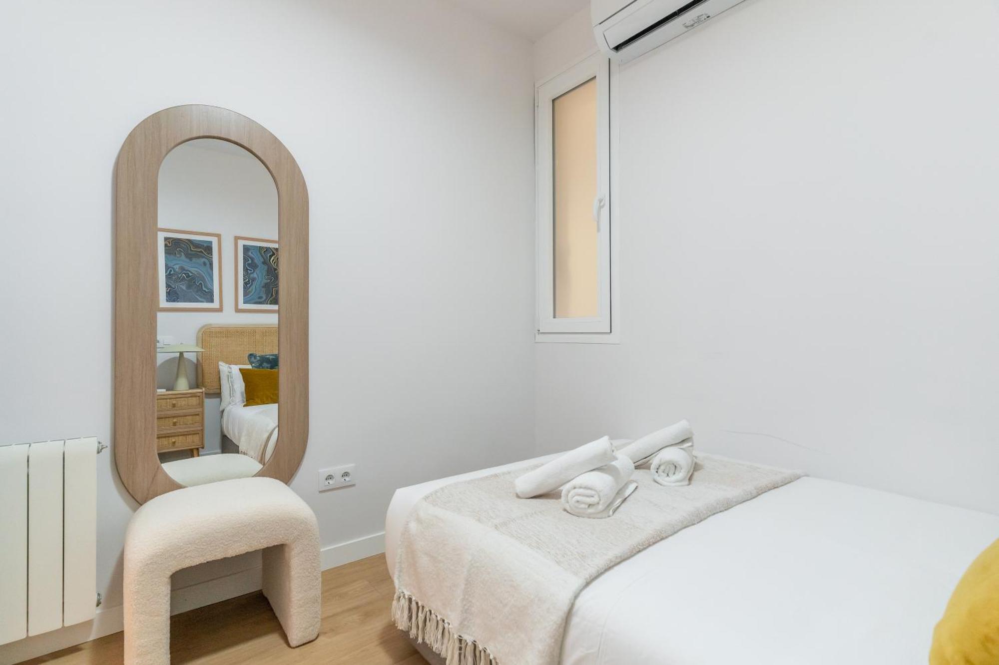 Stylish -4bedrooms 2bathrooms-salamanca Apartment *