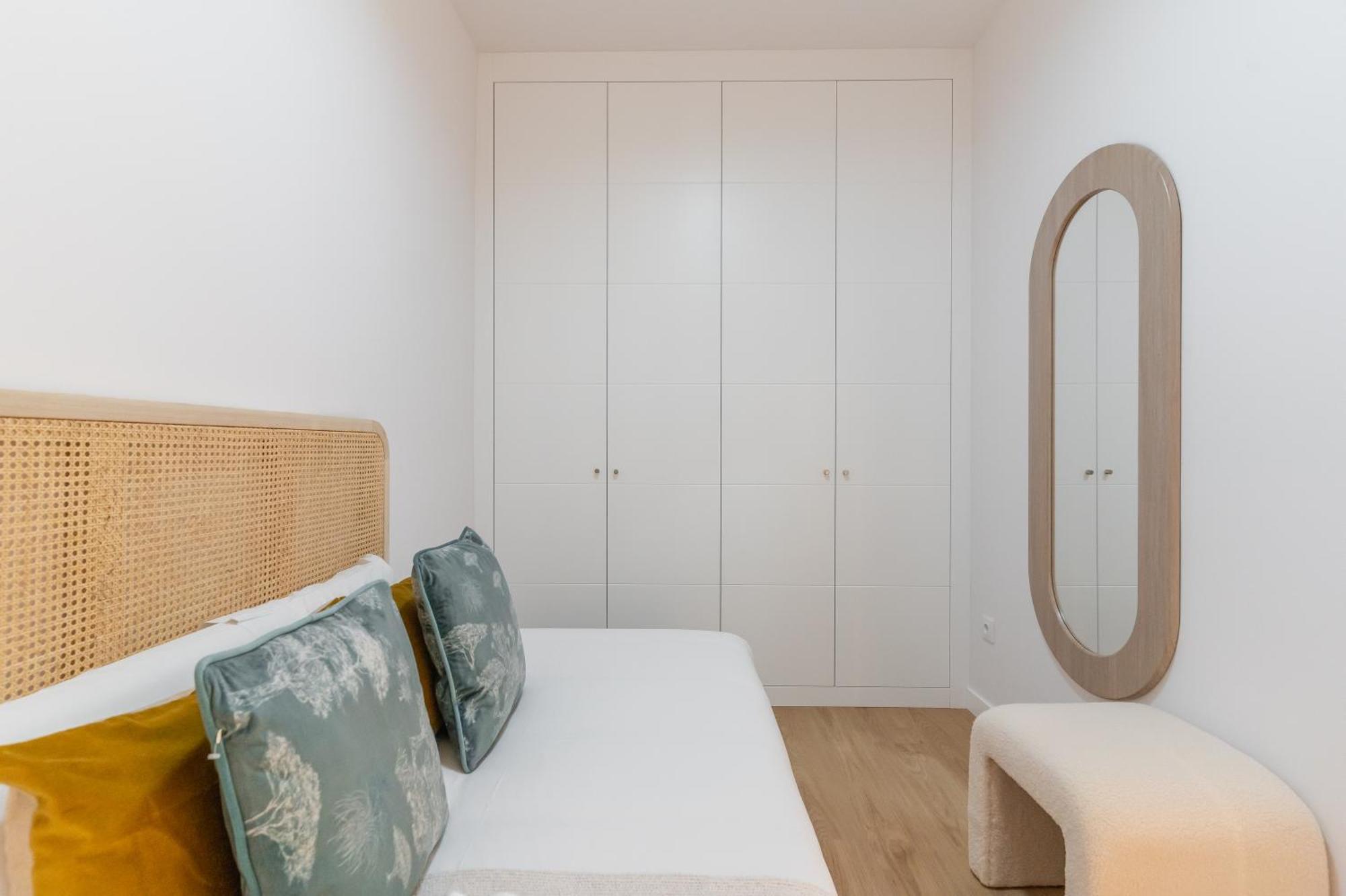 Renovated Modern -4 Bedrooms 2baths-salamanca Apartment Madrid