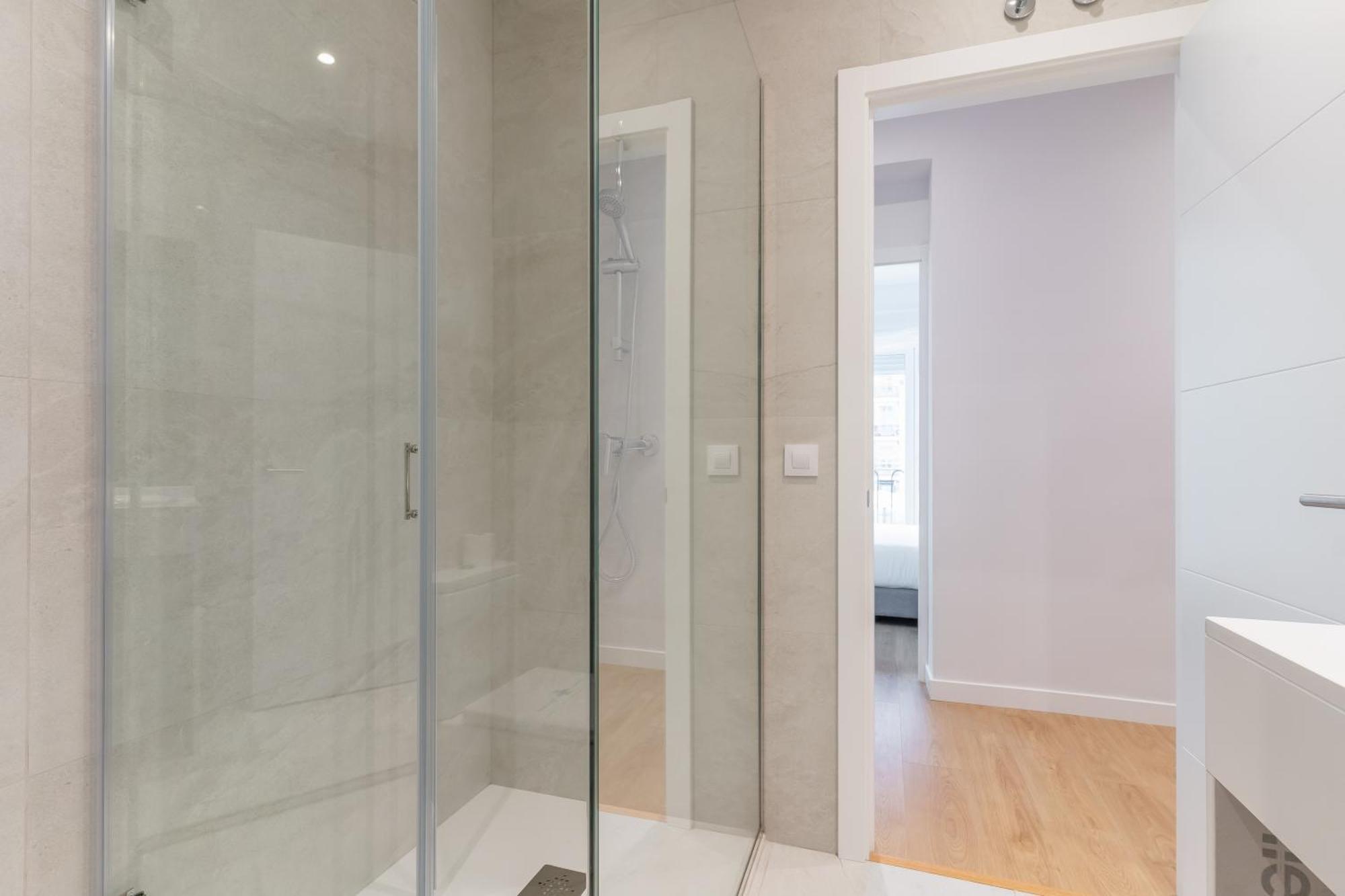 Apartment Renovated Modern -4 Bedrooms 2baths-salamanca