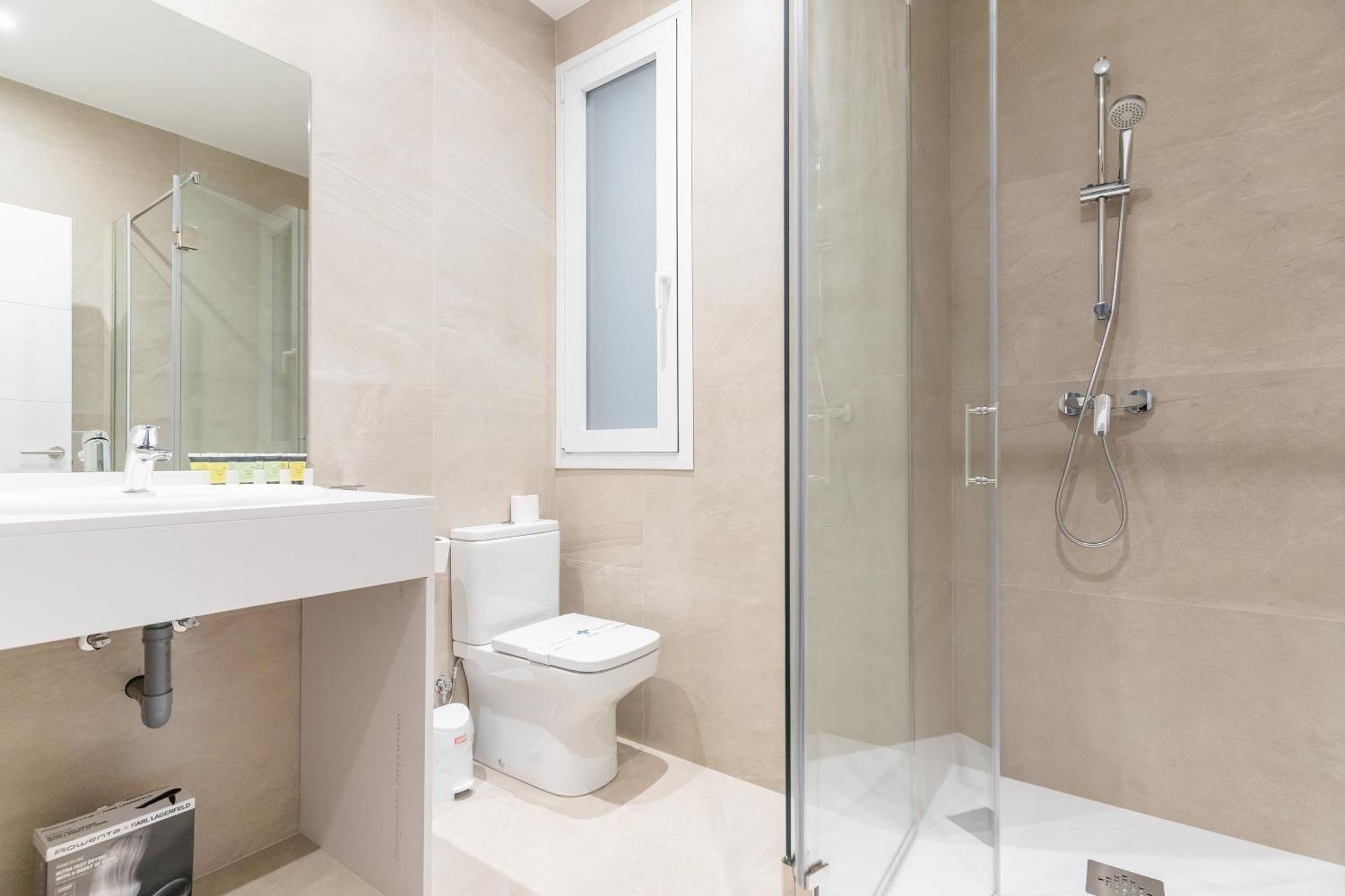 Renovated Modern -4 Bedrooms 2baths-salamanca Madrid