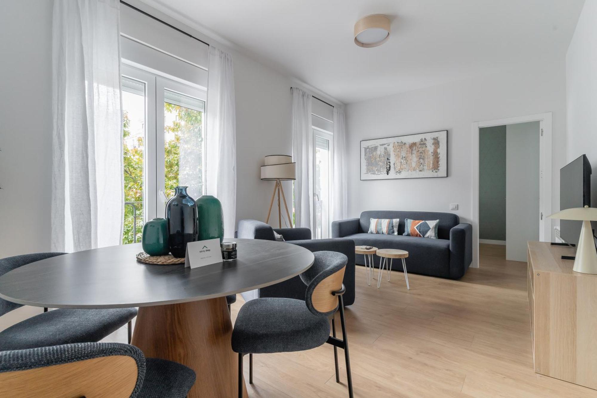 Renovated Modern -4 Bedrooms 2baths-salamanca