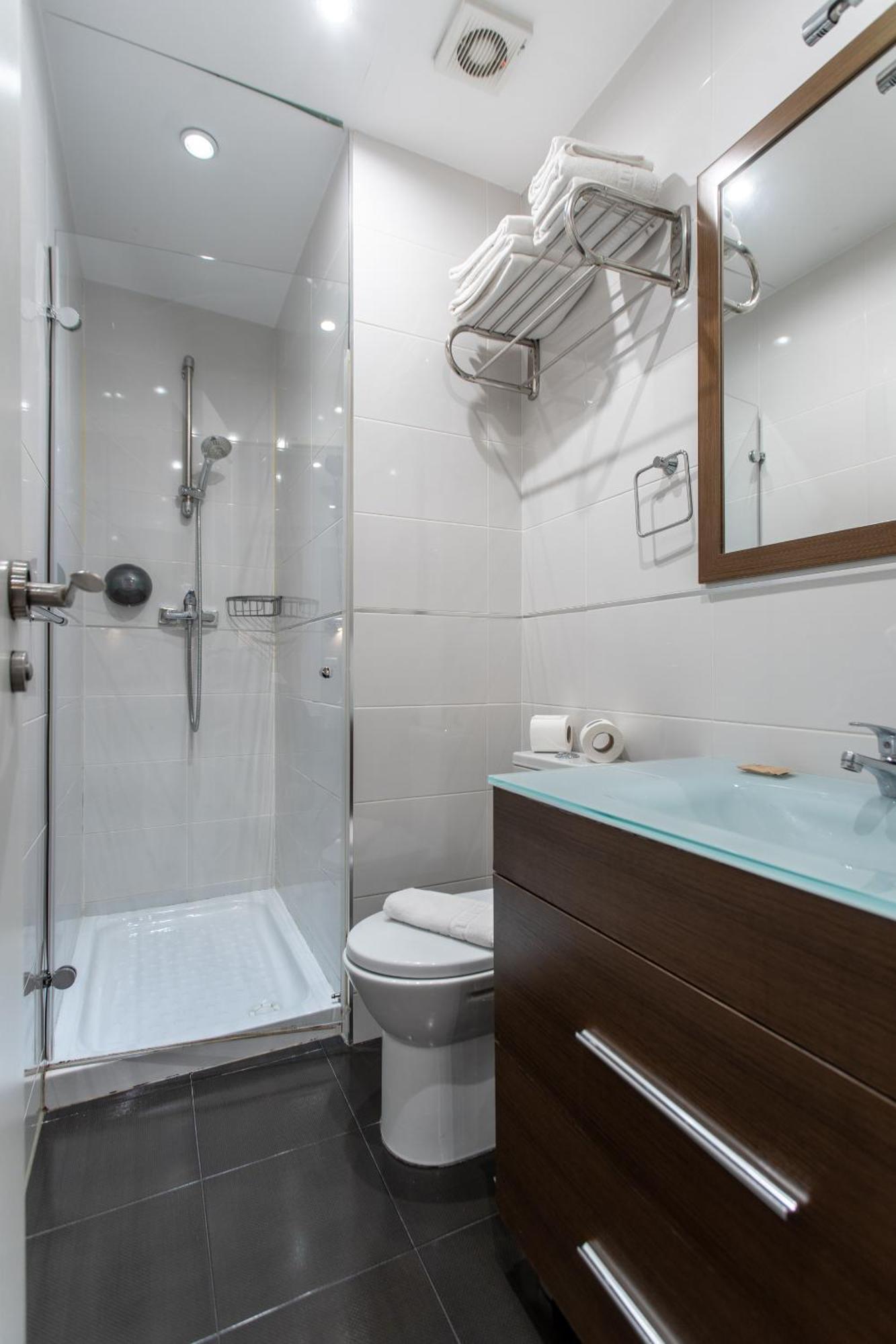 Nickel Apartment *