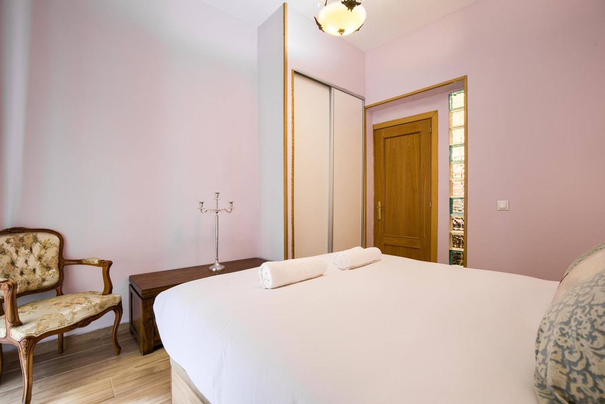 Charming Tirso De Molina Apartment *