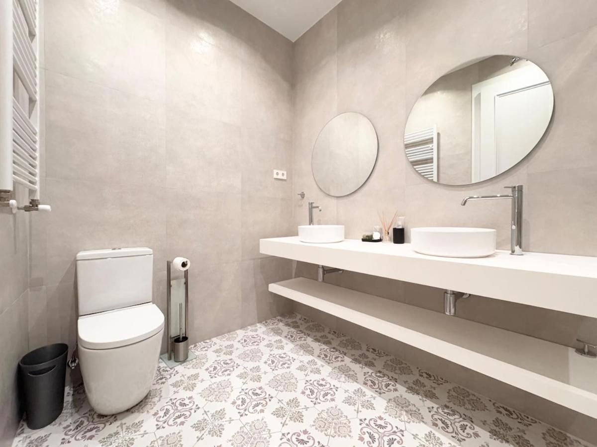 Alcala Gate Exquisite Luxury Seasonal