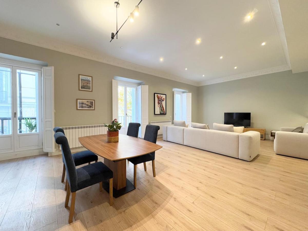 Alcala Gate Exquisite Luxury Seasonal Apartment