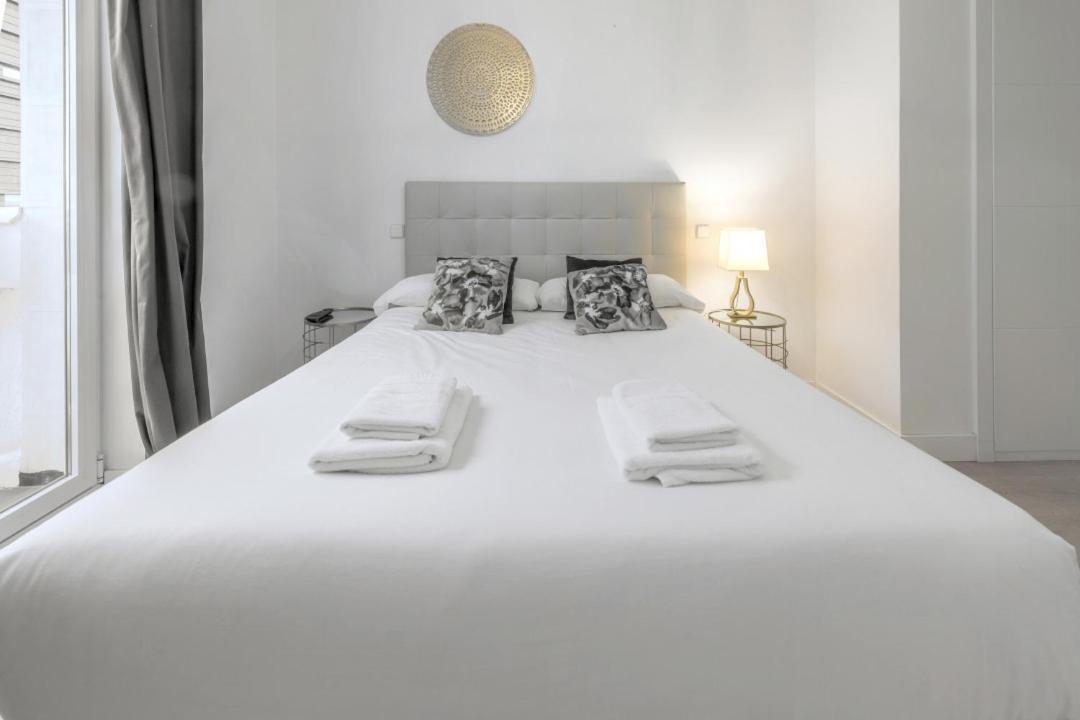 3 Bedrooms 2 Bathrooms Furnished - Salamanca - Modern And Bright - Mintystay Apartment