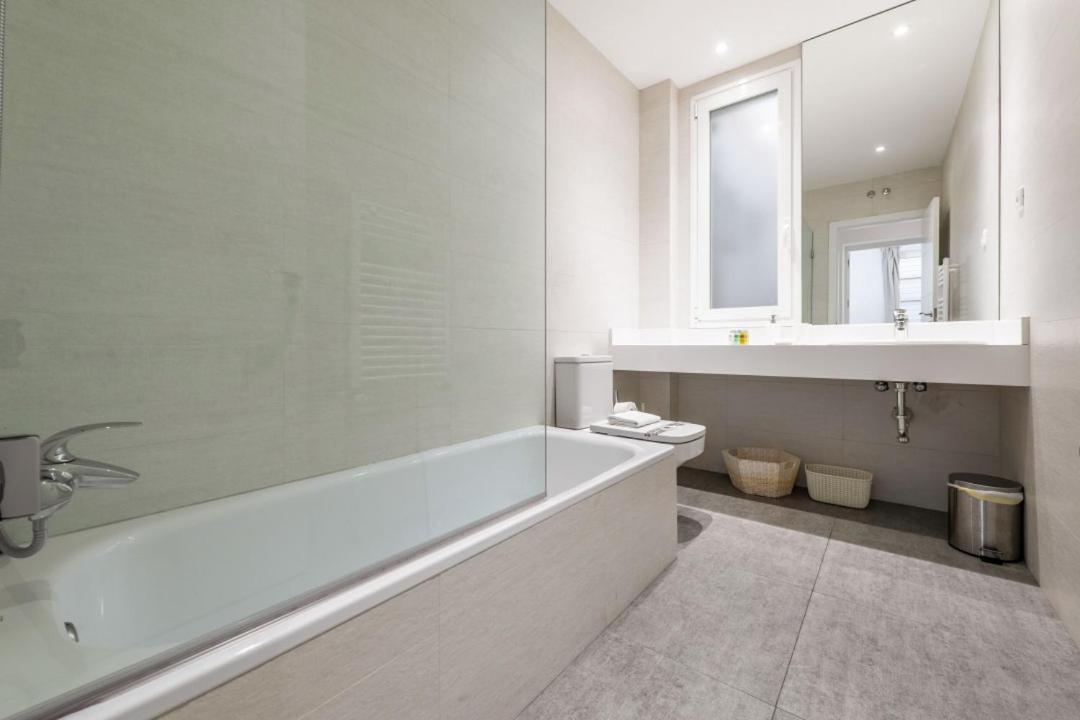 3 Bedrooms 2 Bathrooms Furnished - Salamanca - Modern And Bright - Mintystay *