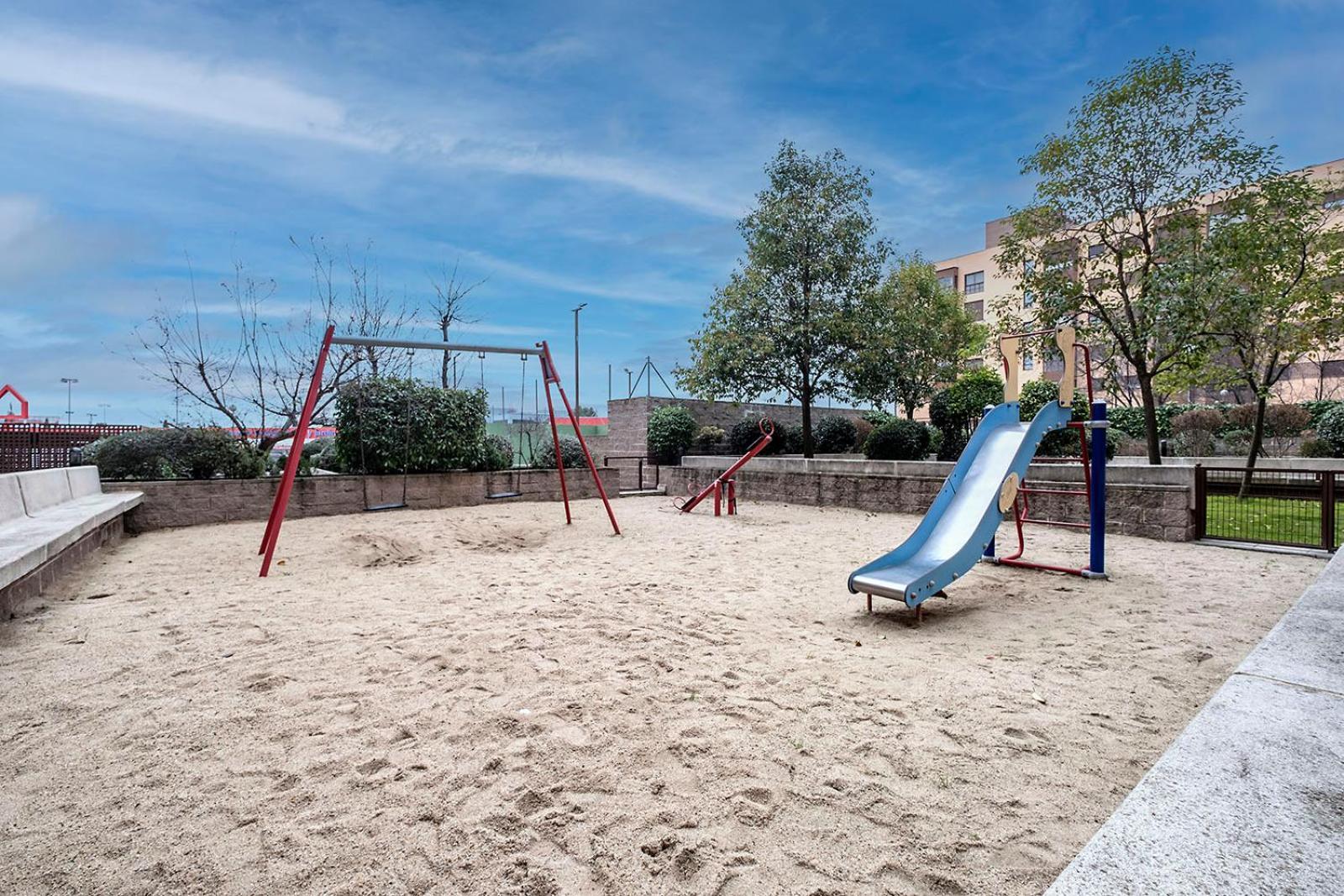 Wanda Ifema Con Parking Y Piscina Lejlighed *
