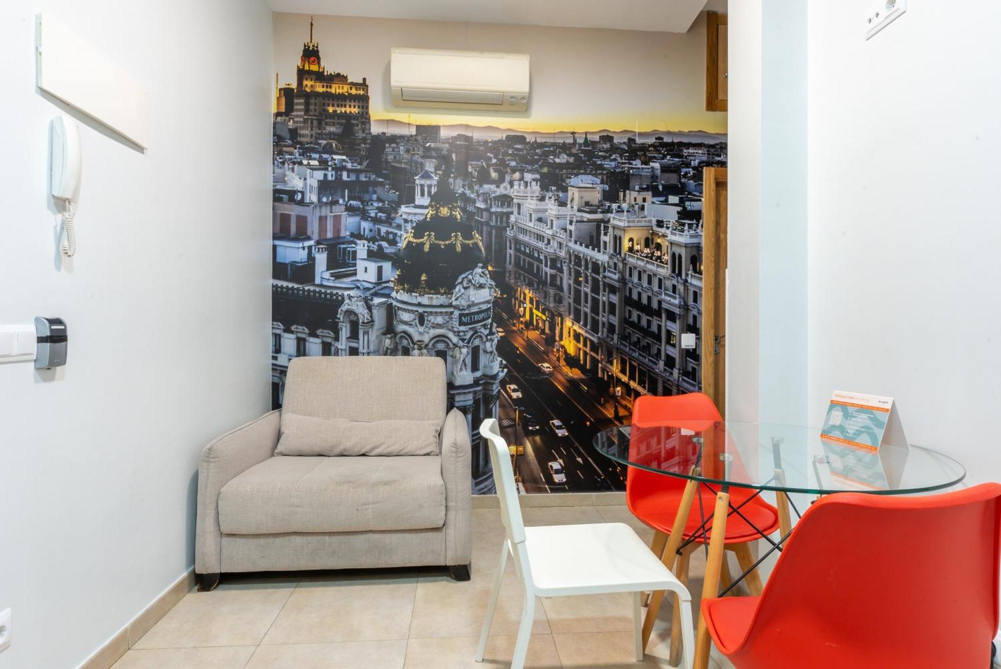 Aparthotel Smartr Madrid Chueca 3*