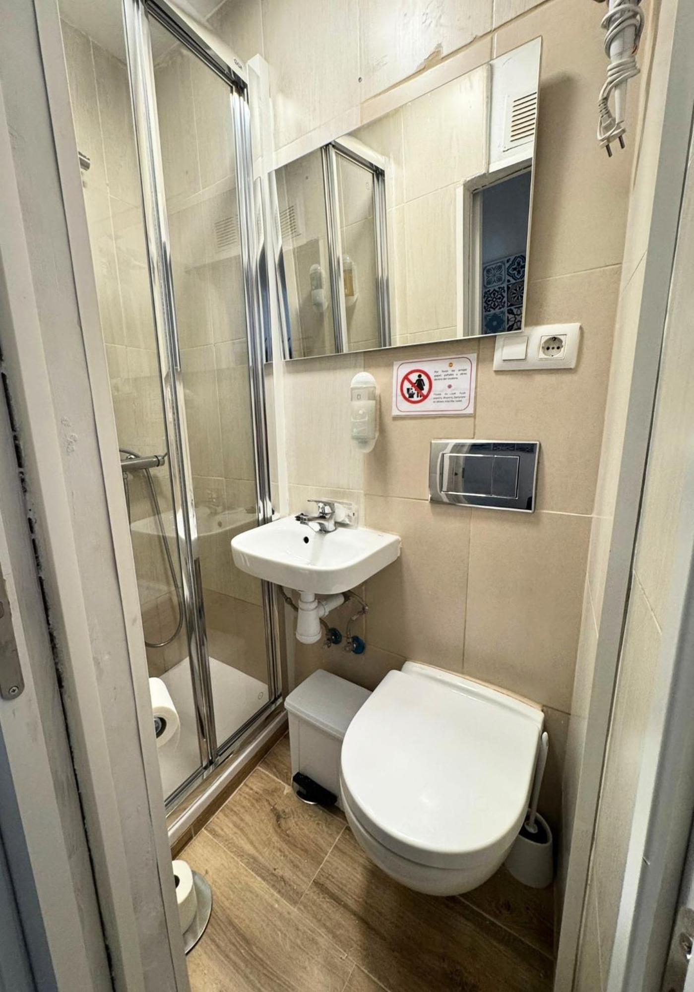 Exterior Con Balcon En El Corazon De Chueca, Gran Via Apartamento *