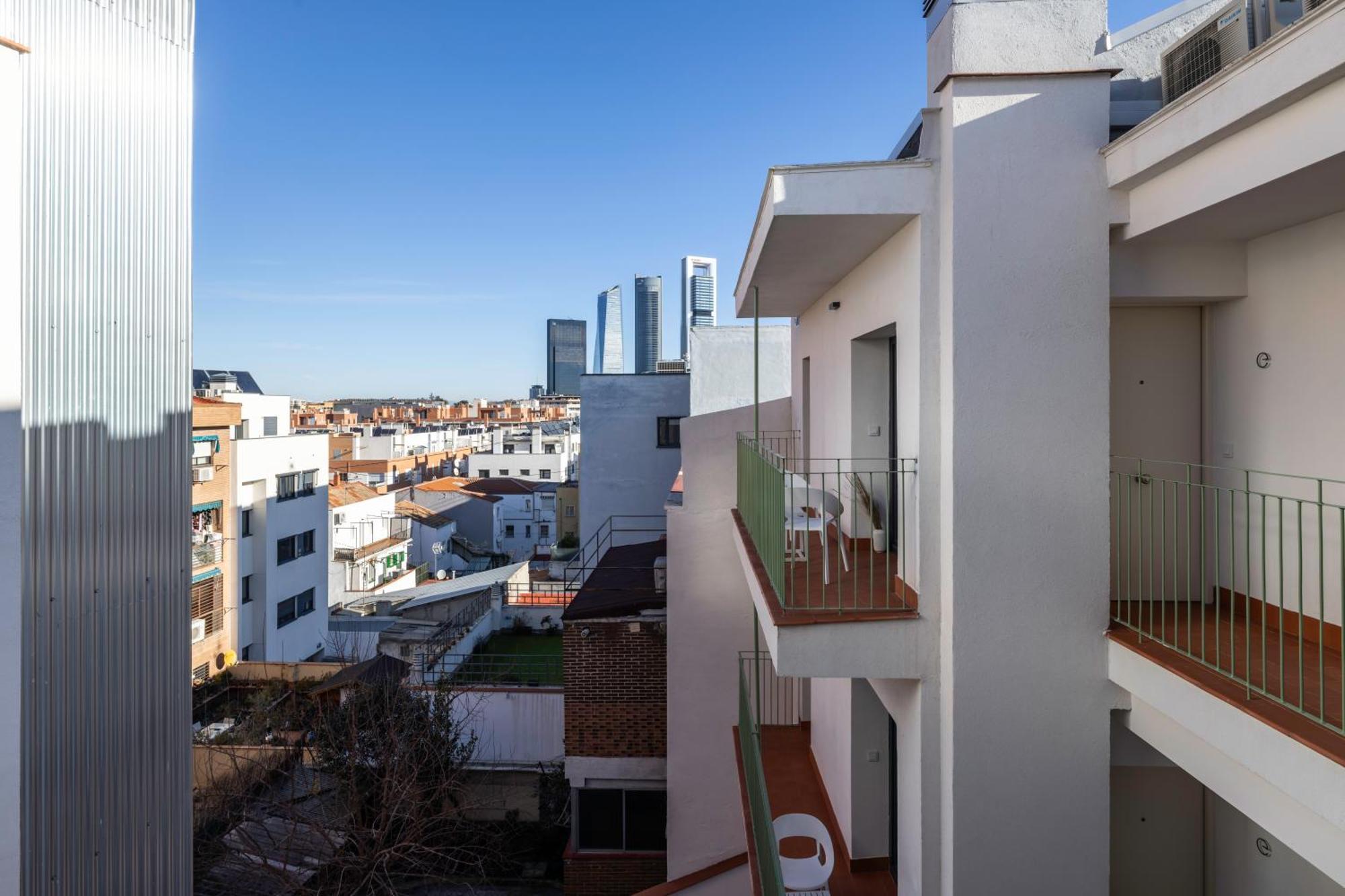 Caterina Plaza Castilla Apartment *