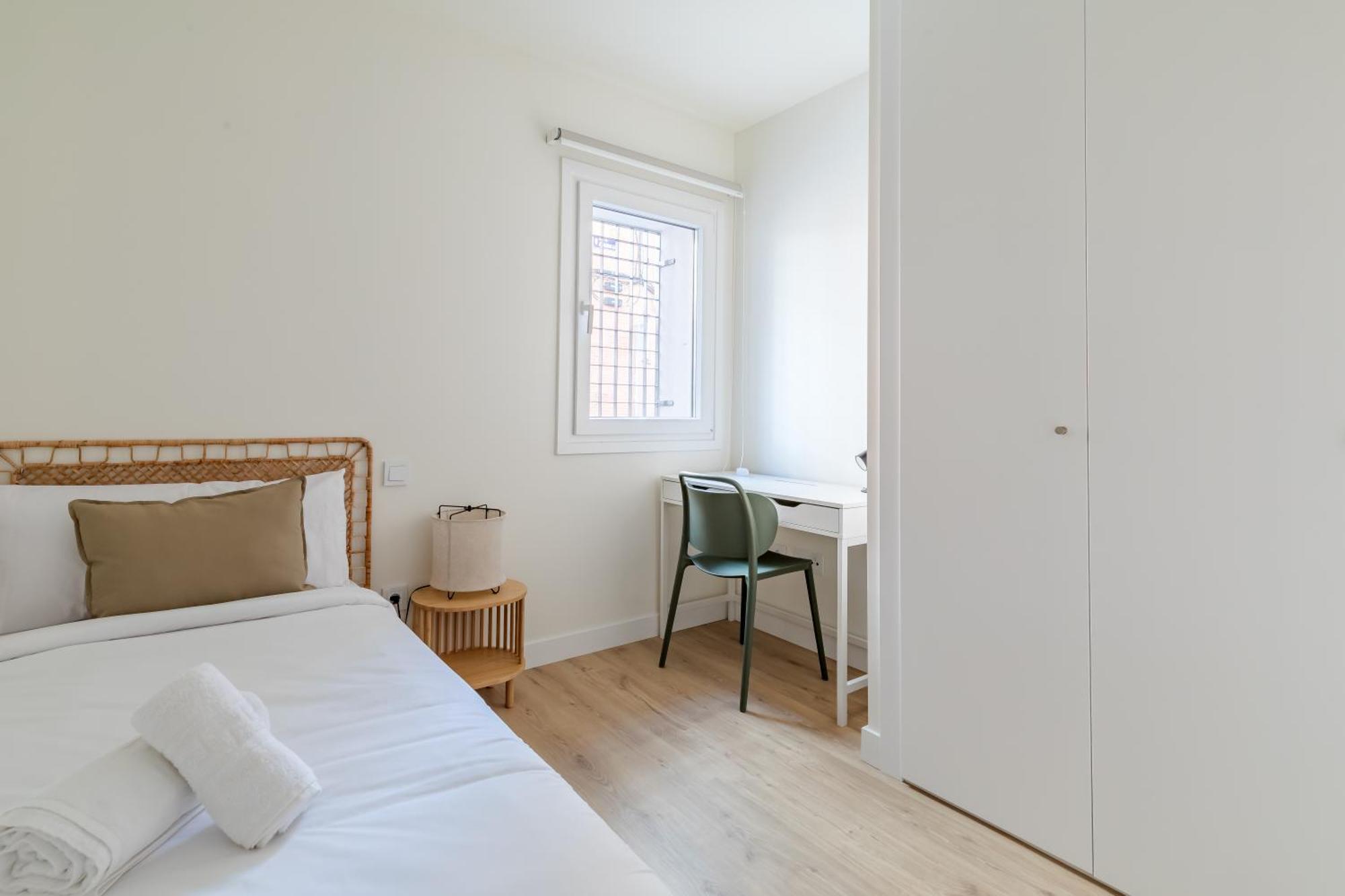Caterina Plaza Castilla Apartment *
