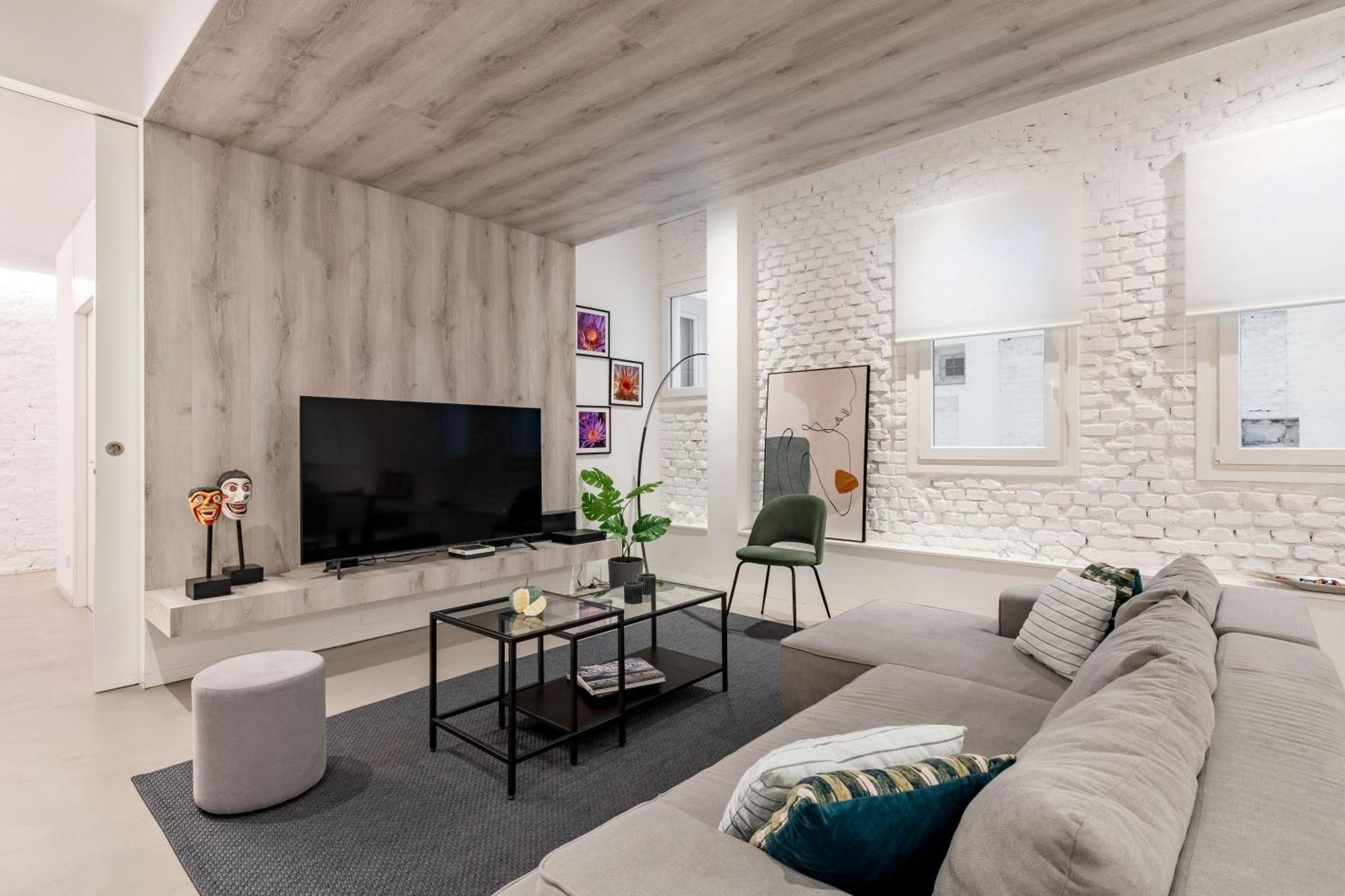 Modern In Centro, 2 Bedroom Madrid
