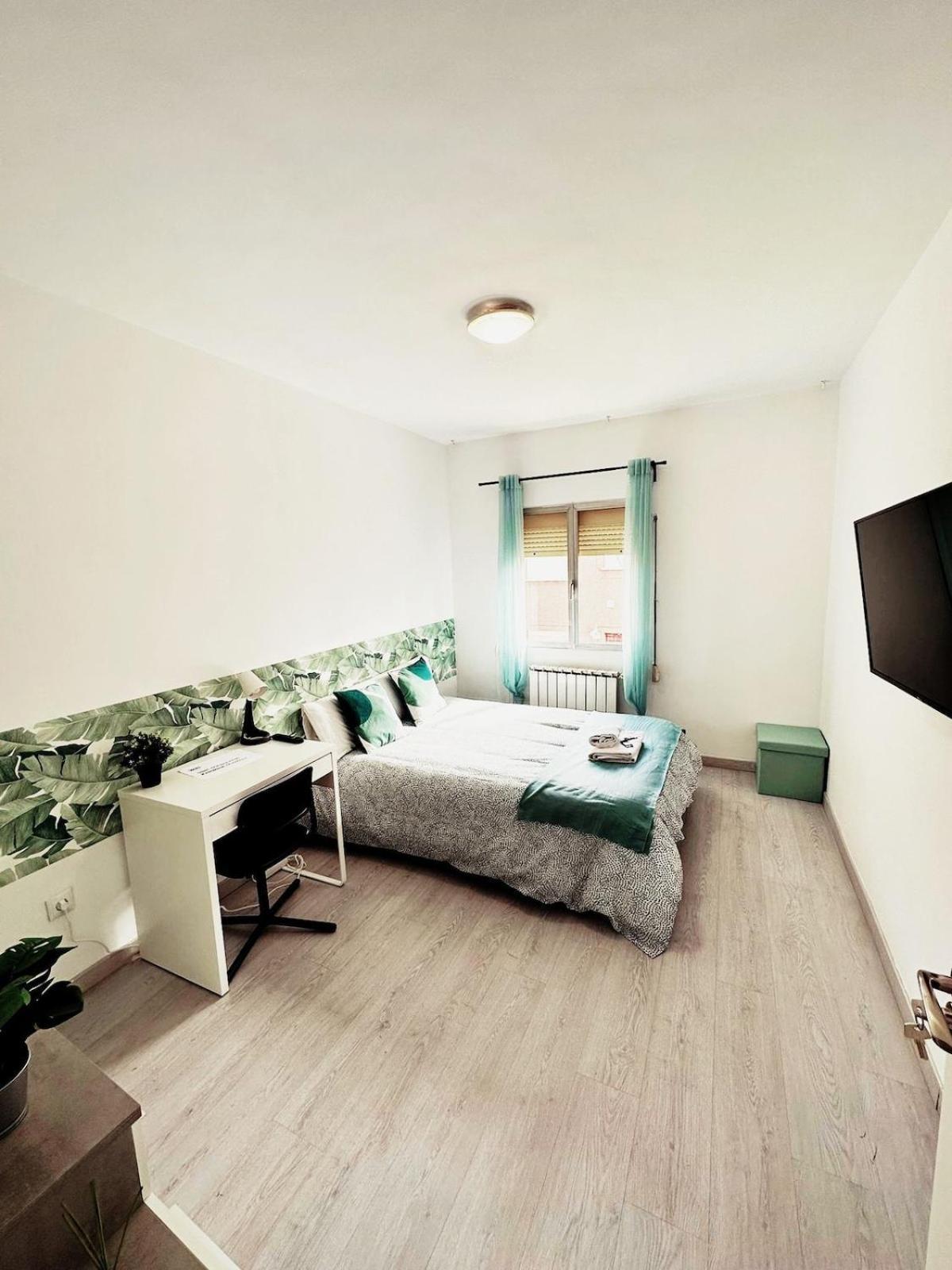 Coquette Private Double Homestay Madrid