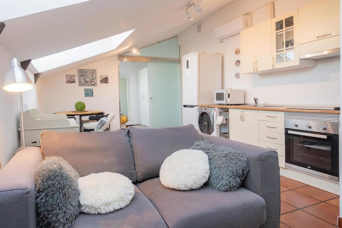 And Bright Temporal Penthouse Center Myr137c Apartment