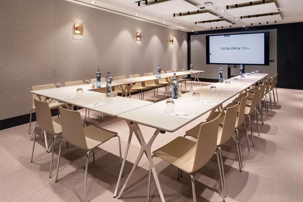 Hotel Catalonia Gran Via 4*