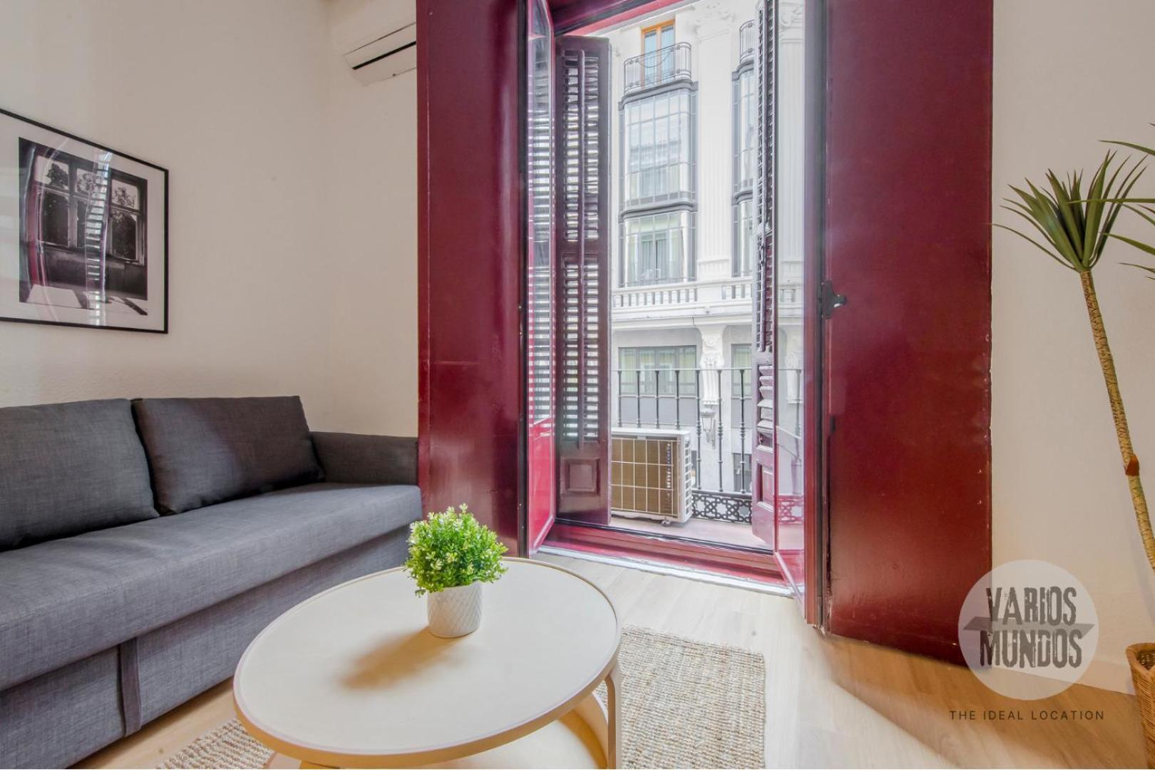 A Tus Pies 4, Carretas 25 Apartamento