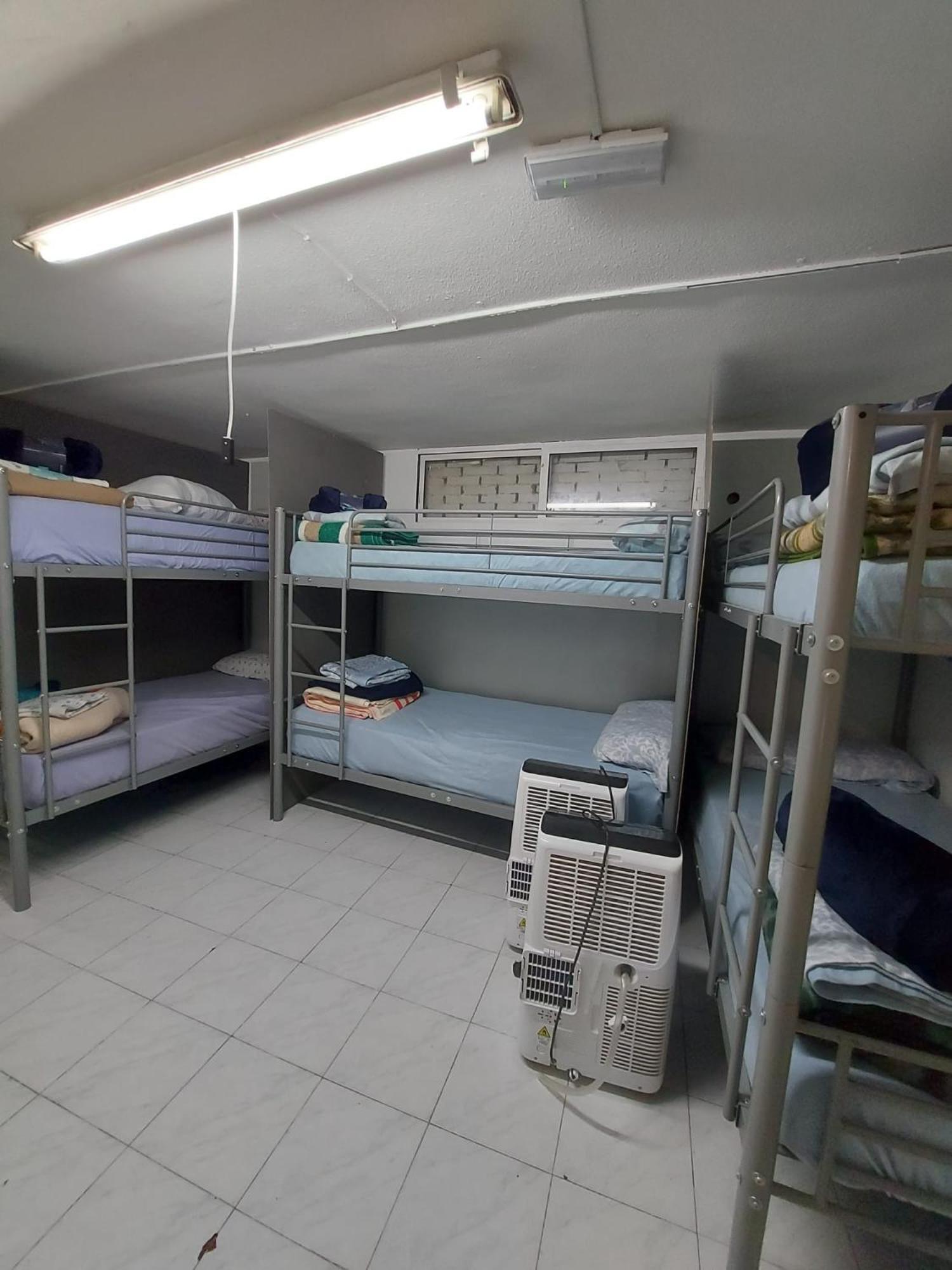 Bernabeu A 15 Minutos Hostel *