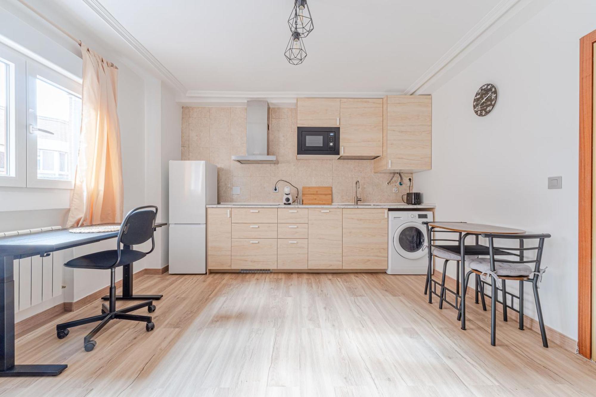 Estudio En Moncloa Apartment *