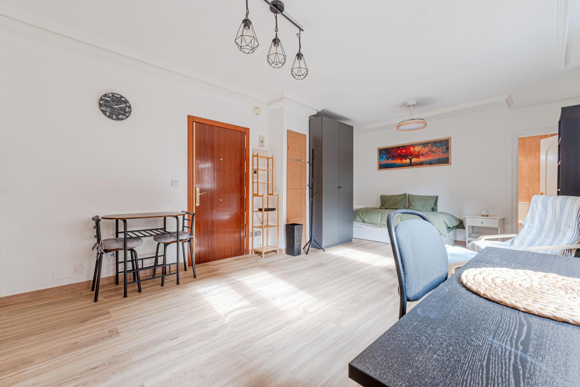 Estudio En Moncloa * Madrid
