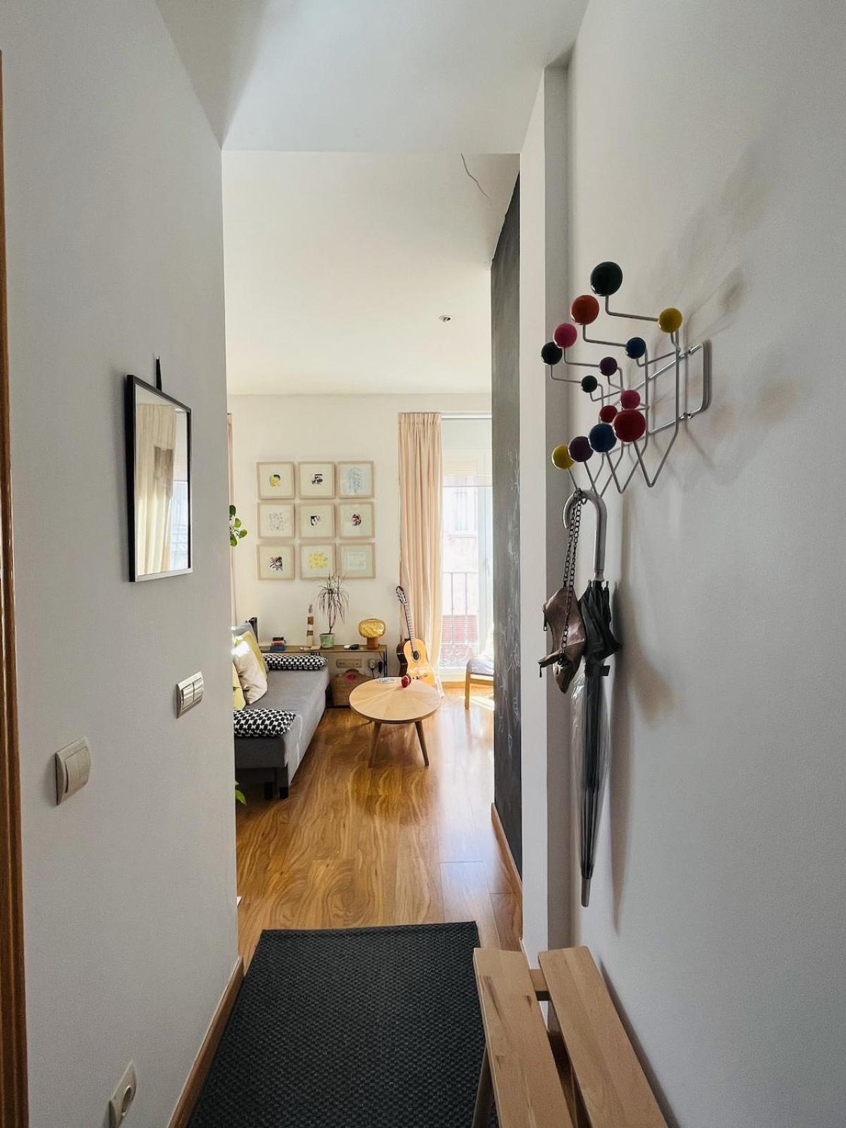 Apartment For Music And Film Lovers *