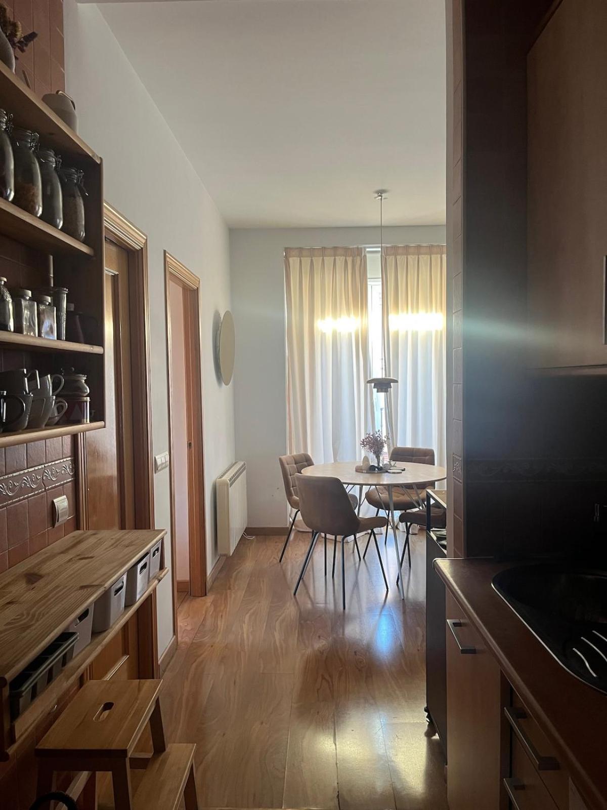 Apartment For Music And Film Lovers Madrid