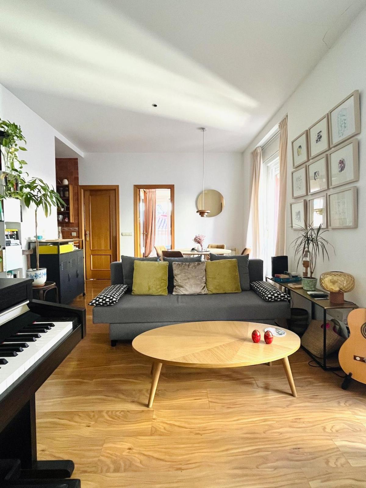 Apartment For Music And Film Lovers *