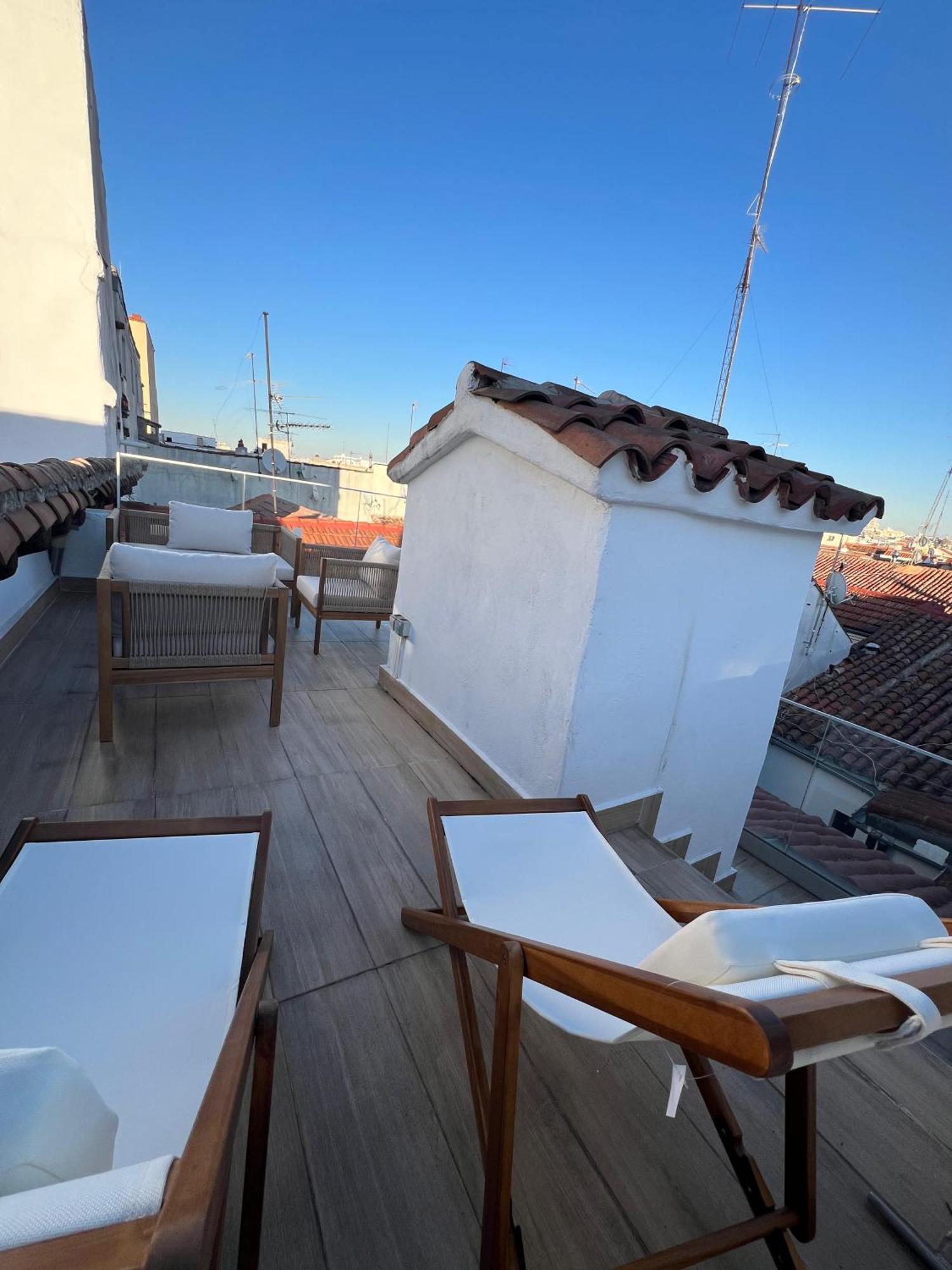 Lejlighed Chic Penthouse With Urban Charm & Rooftop
