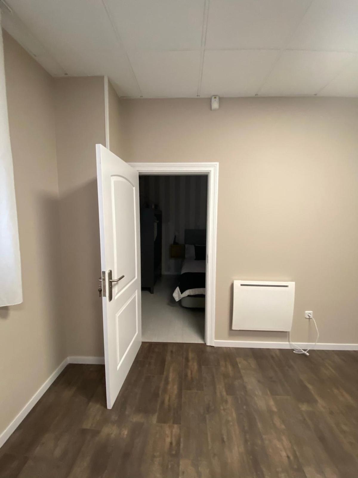 Entire In The Center - 10 Pax Apartment *