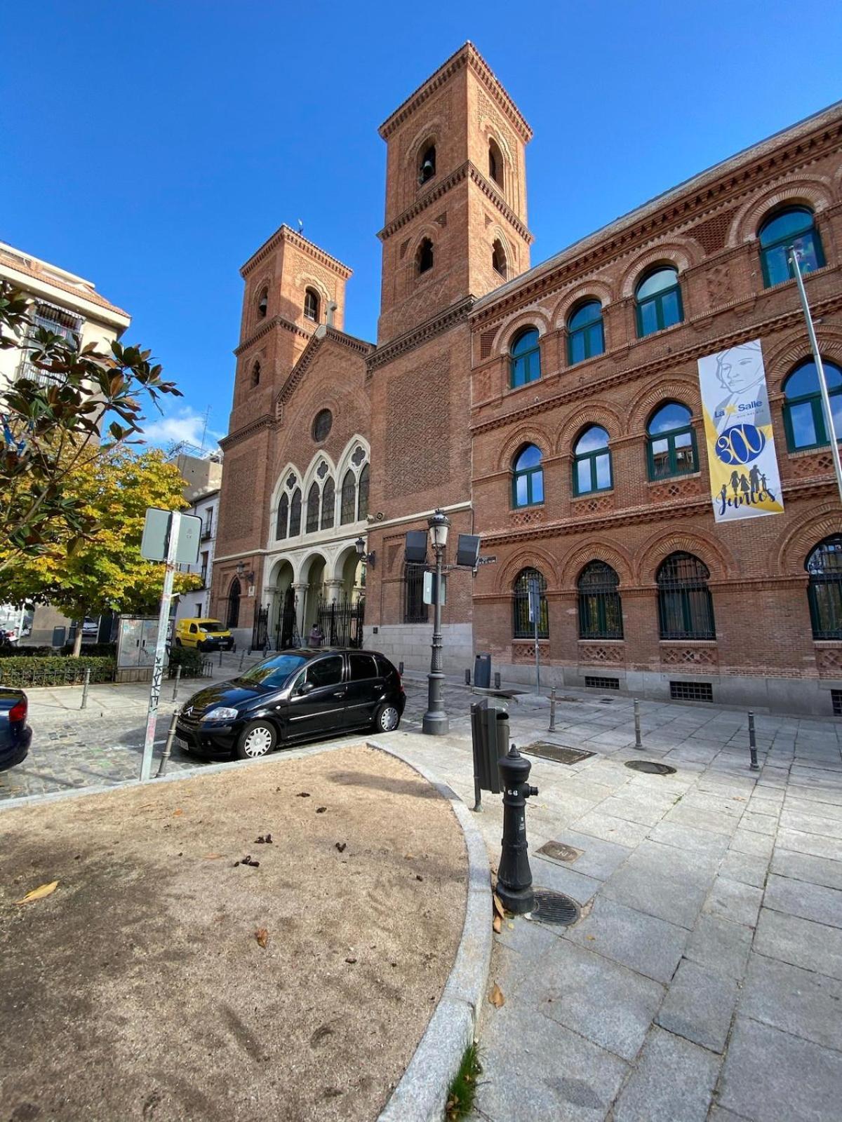 Entire In The Center - 10 Pax Madrid