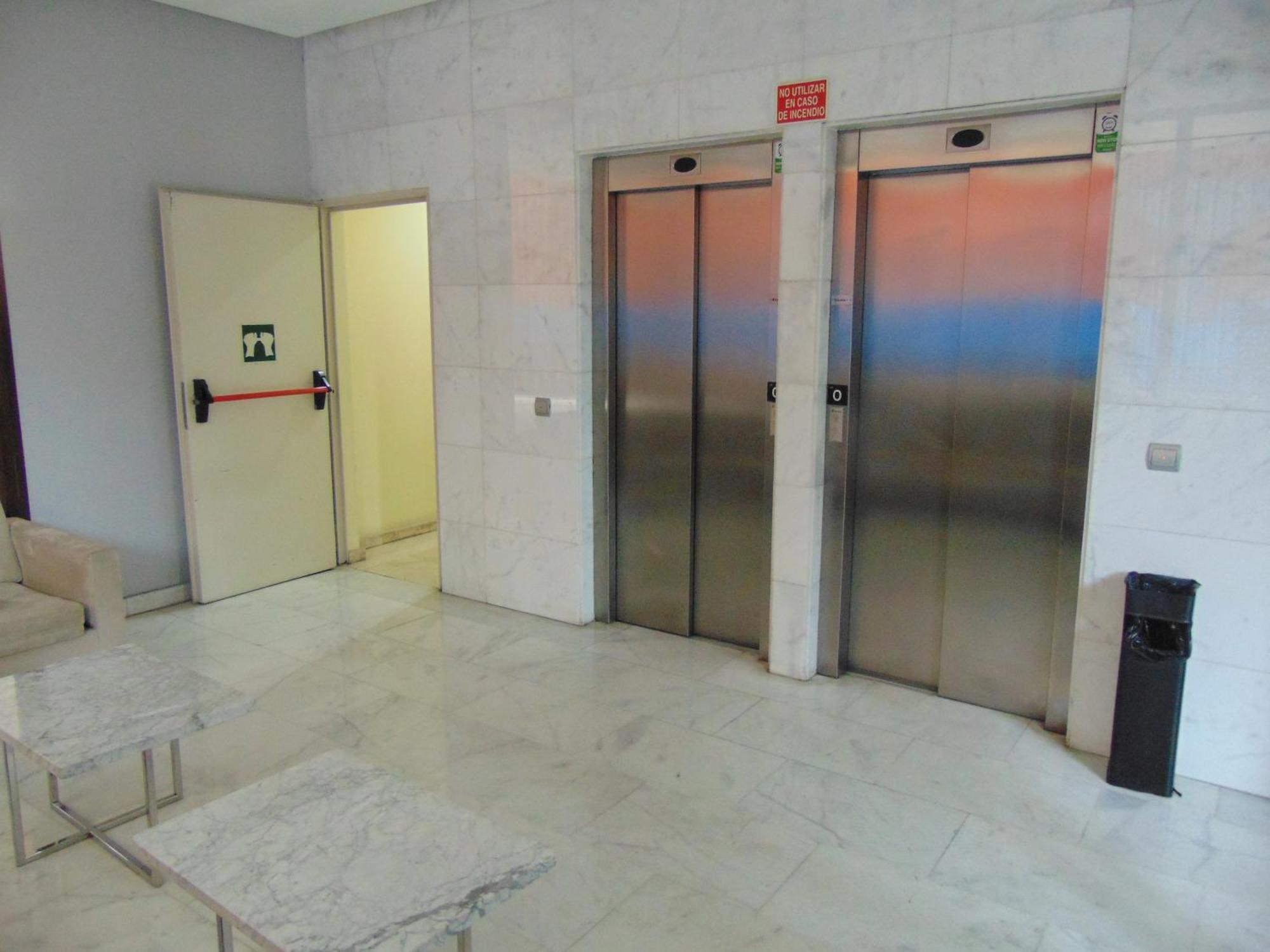 Airport Plenilunio Beige Apartment Madrid