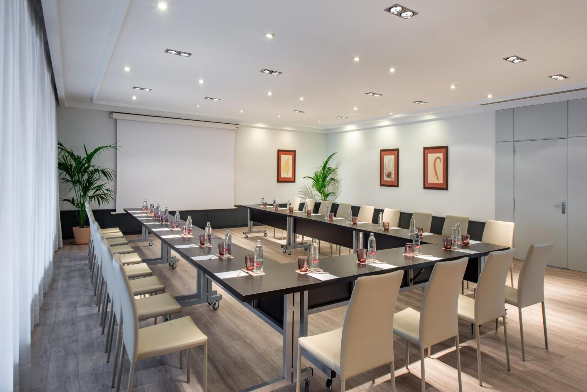 Hotel Alameda Aeropuerto, Affiliated By Melia 4*