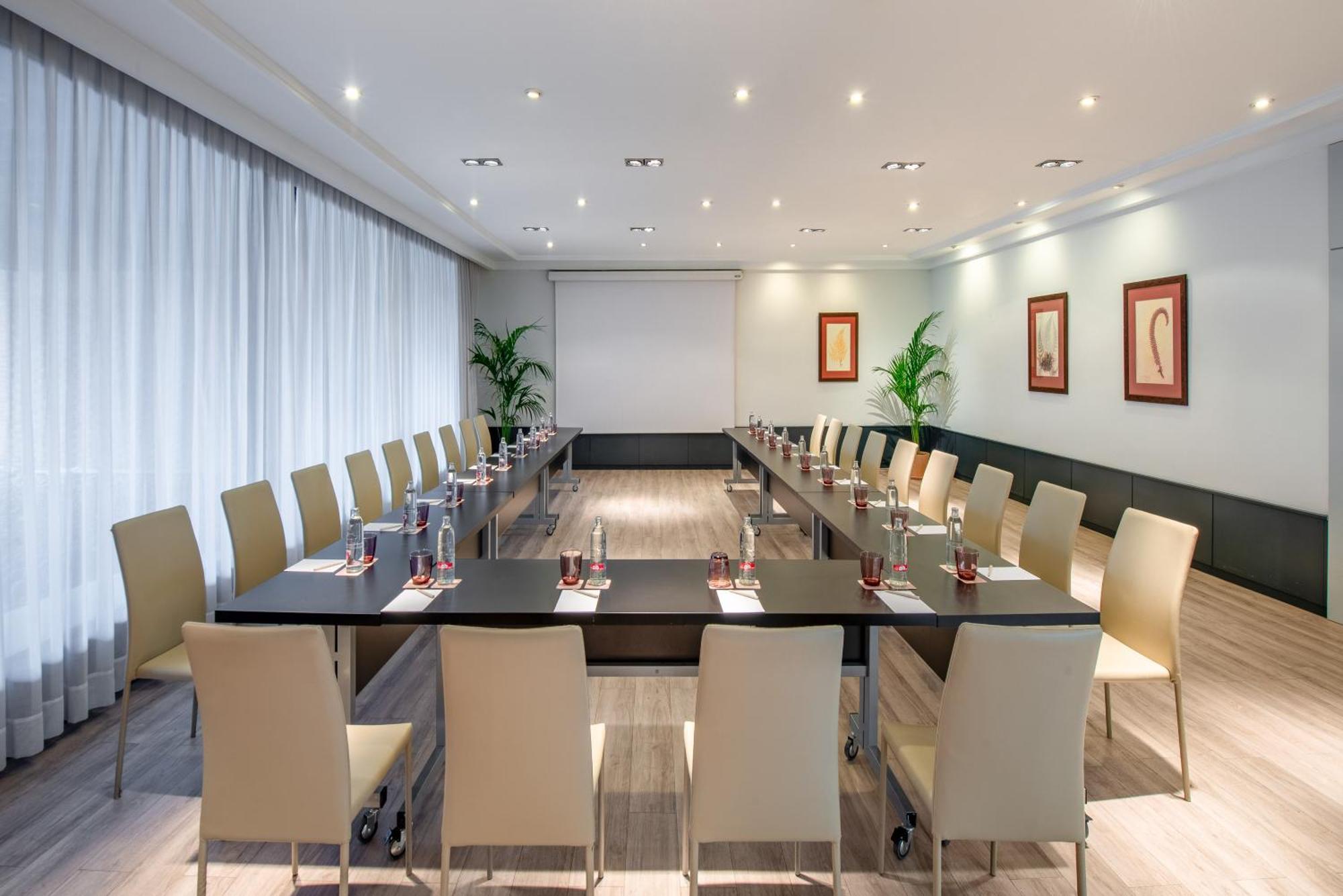 Alameda Aeropuerto, Affiliated By Melia 4* Madrid