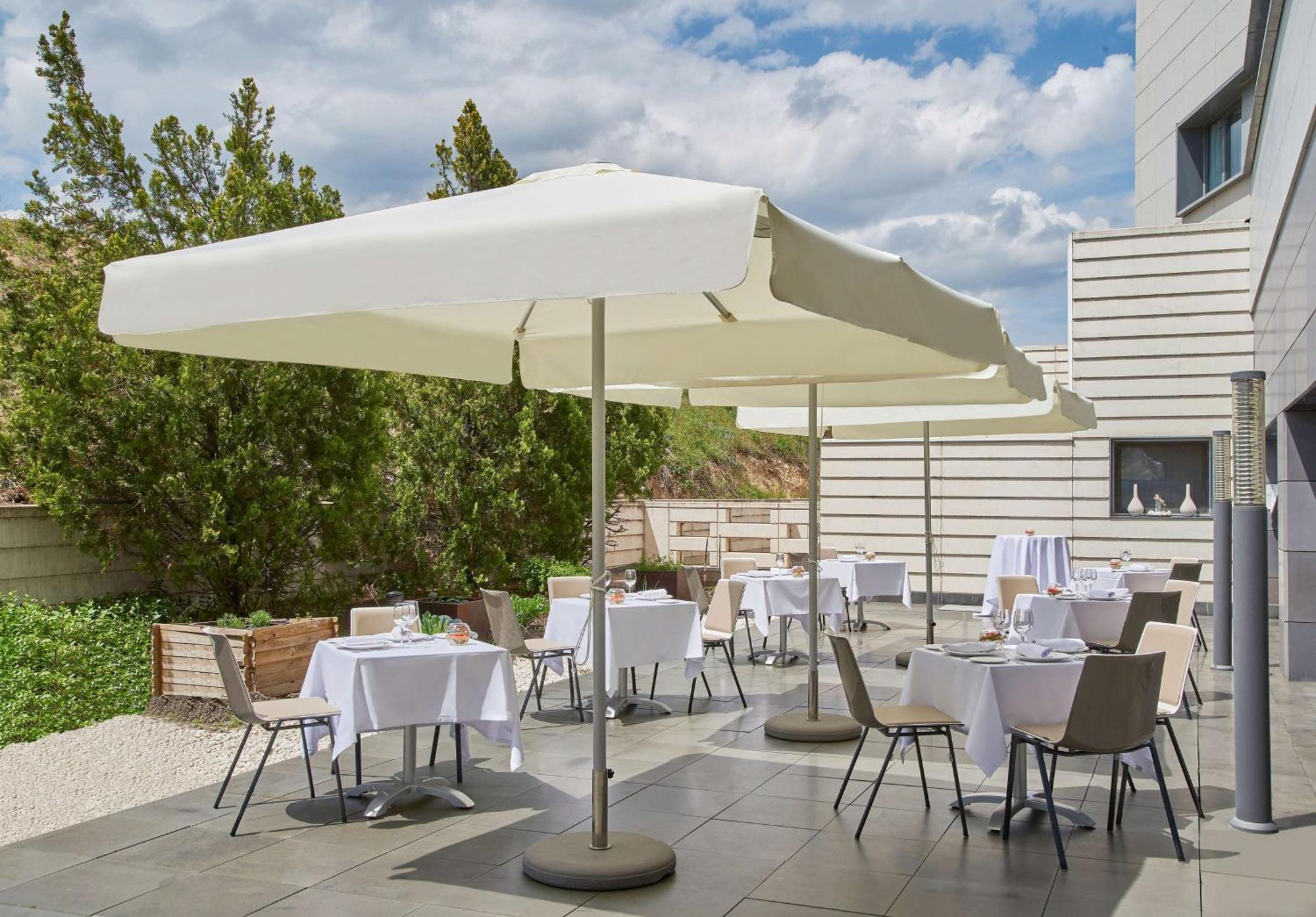 Hotel Nh Tablas 4*
