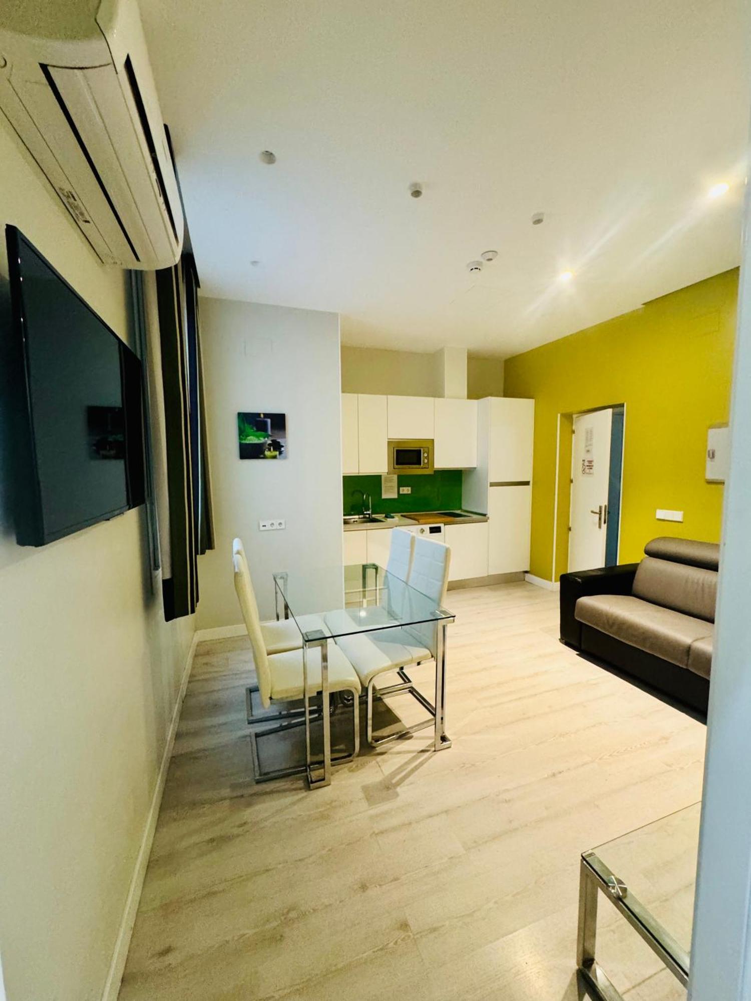 Apolo Apartment *