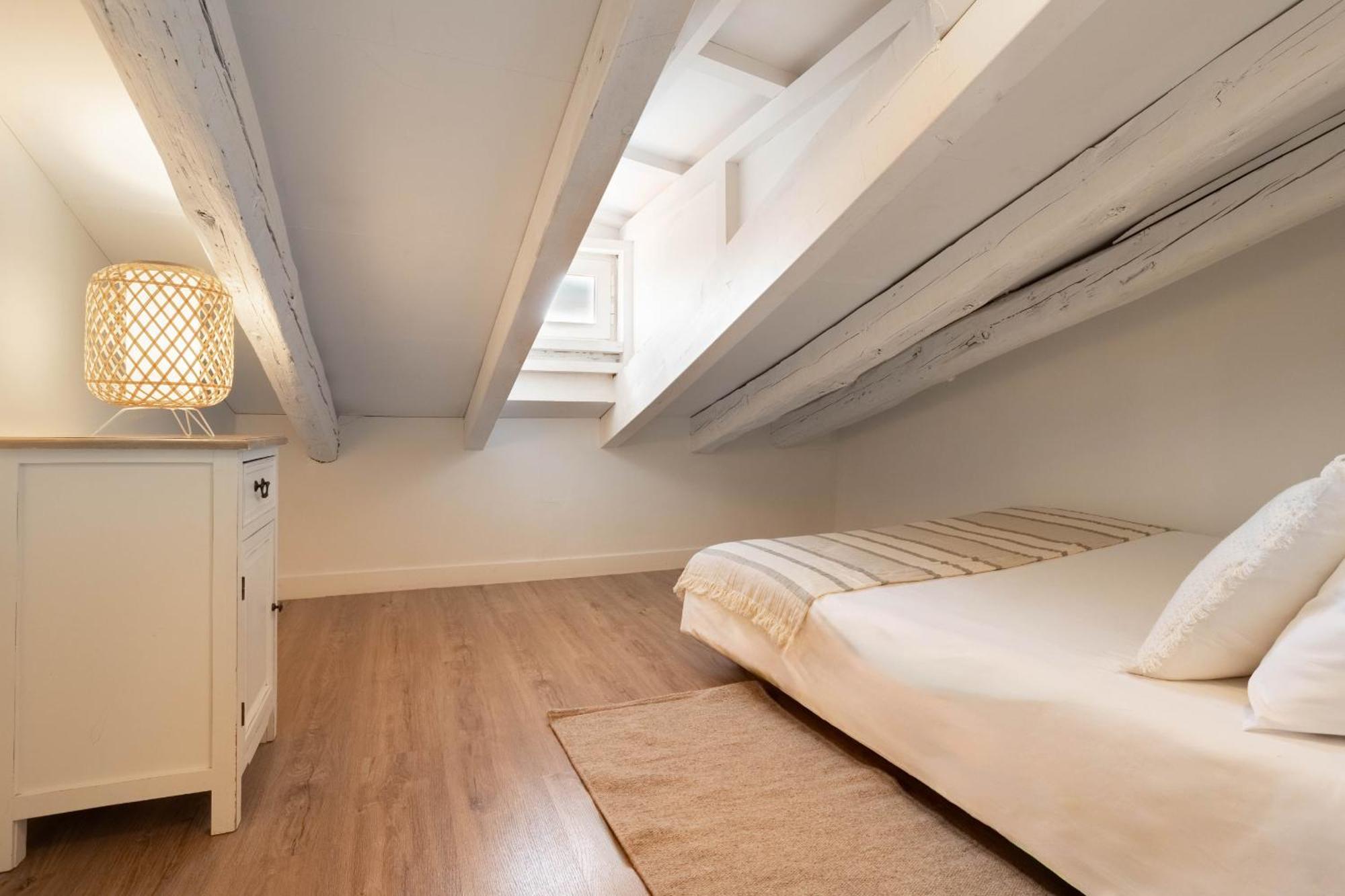 Apartamento Plaza Mayor Attic En Madri