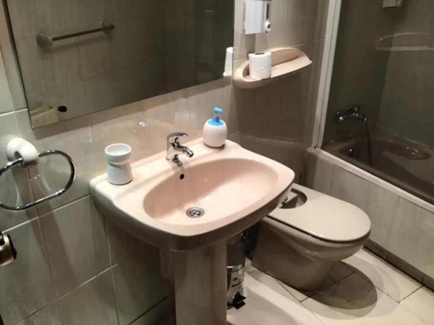 Y Estudios Torr En - Chamartin Con Wifi Gratis Apartamento
