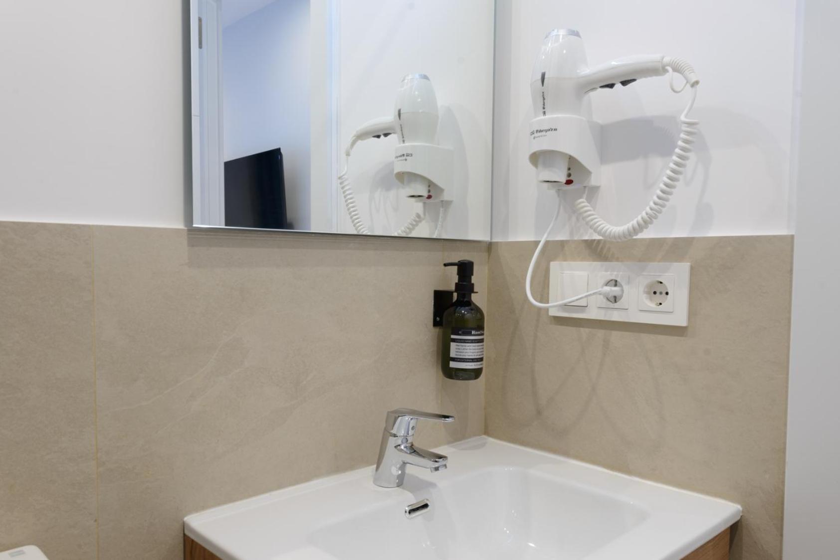 Museum Area Atocha 3br 2bth Apartment