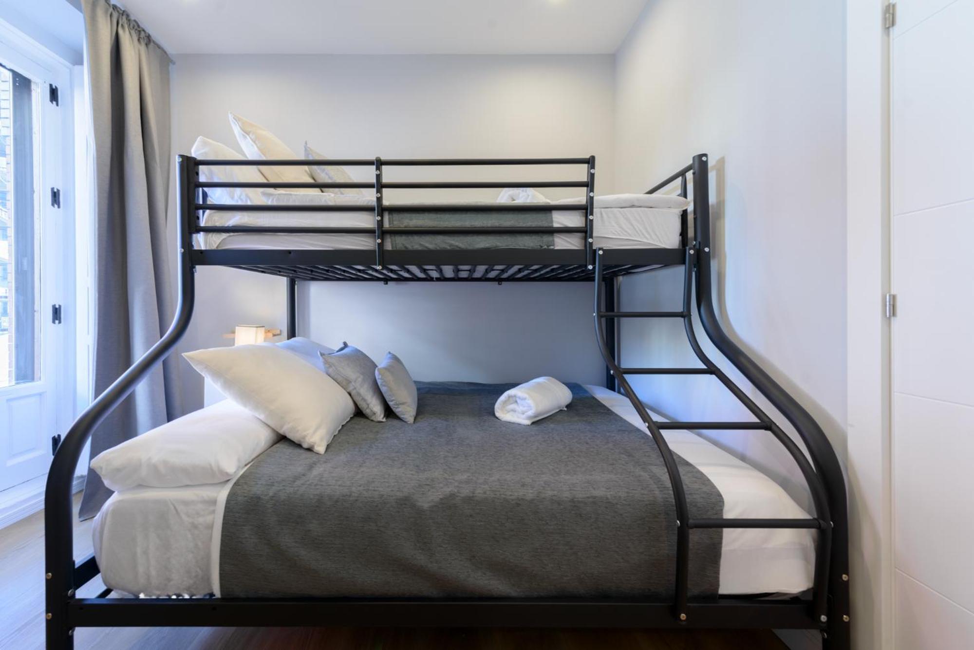 Apartment Museum Area Atocha 3br 2bth