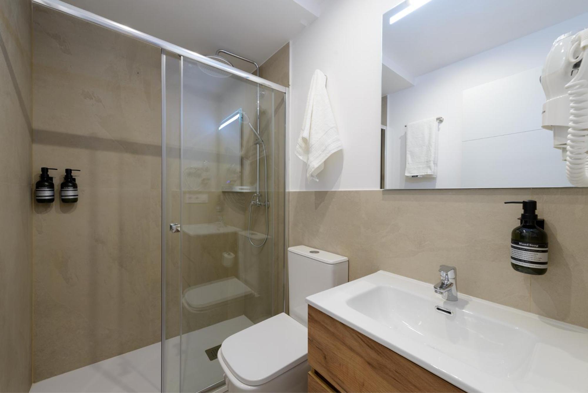 Museum Area Atocha 3br 2bth Apartment