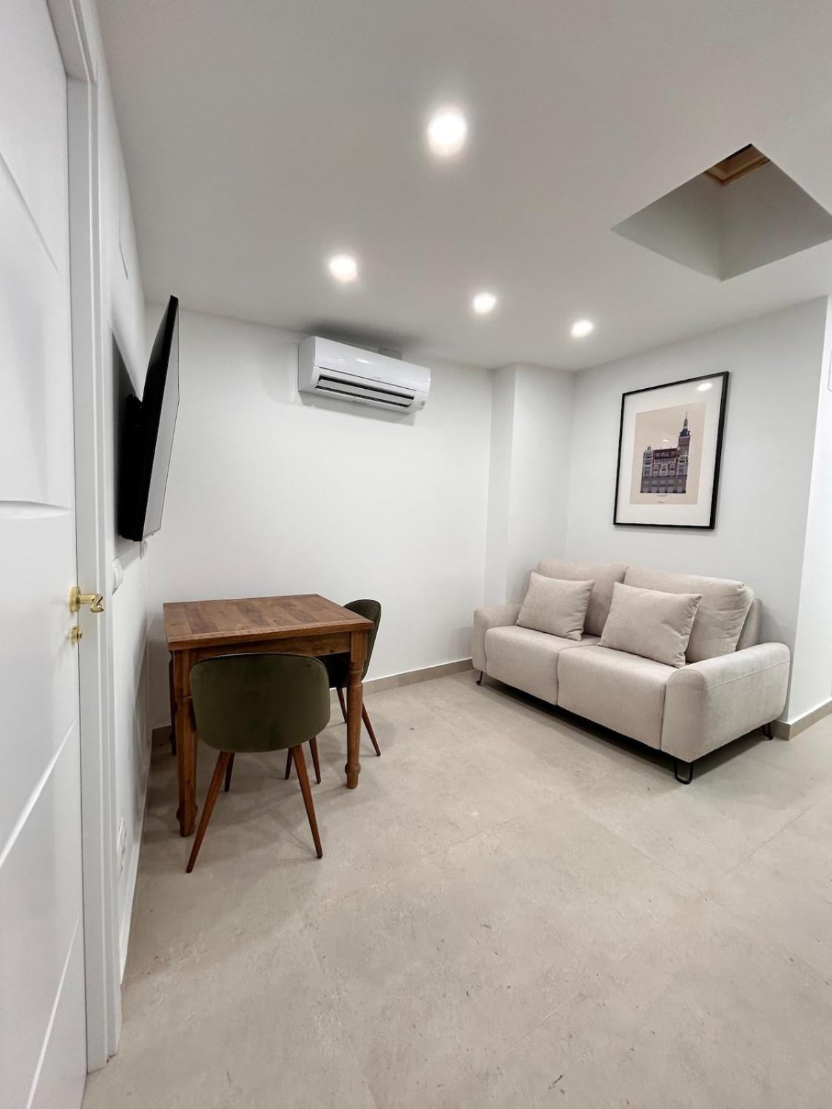 Aerosuites103 Apartment