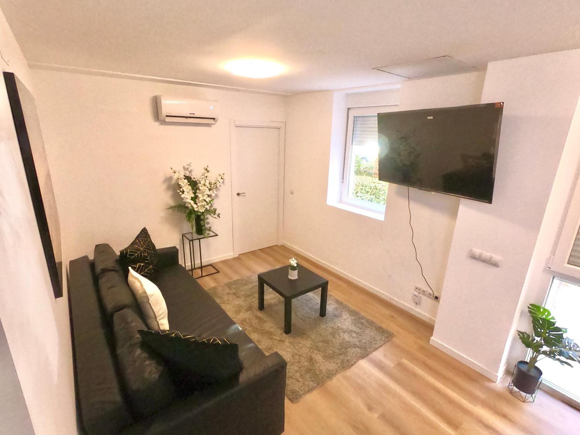 Oshun Valdecanillas Apartment