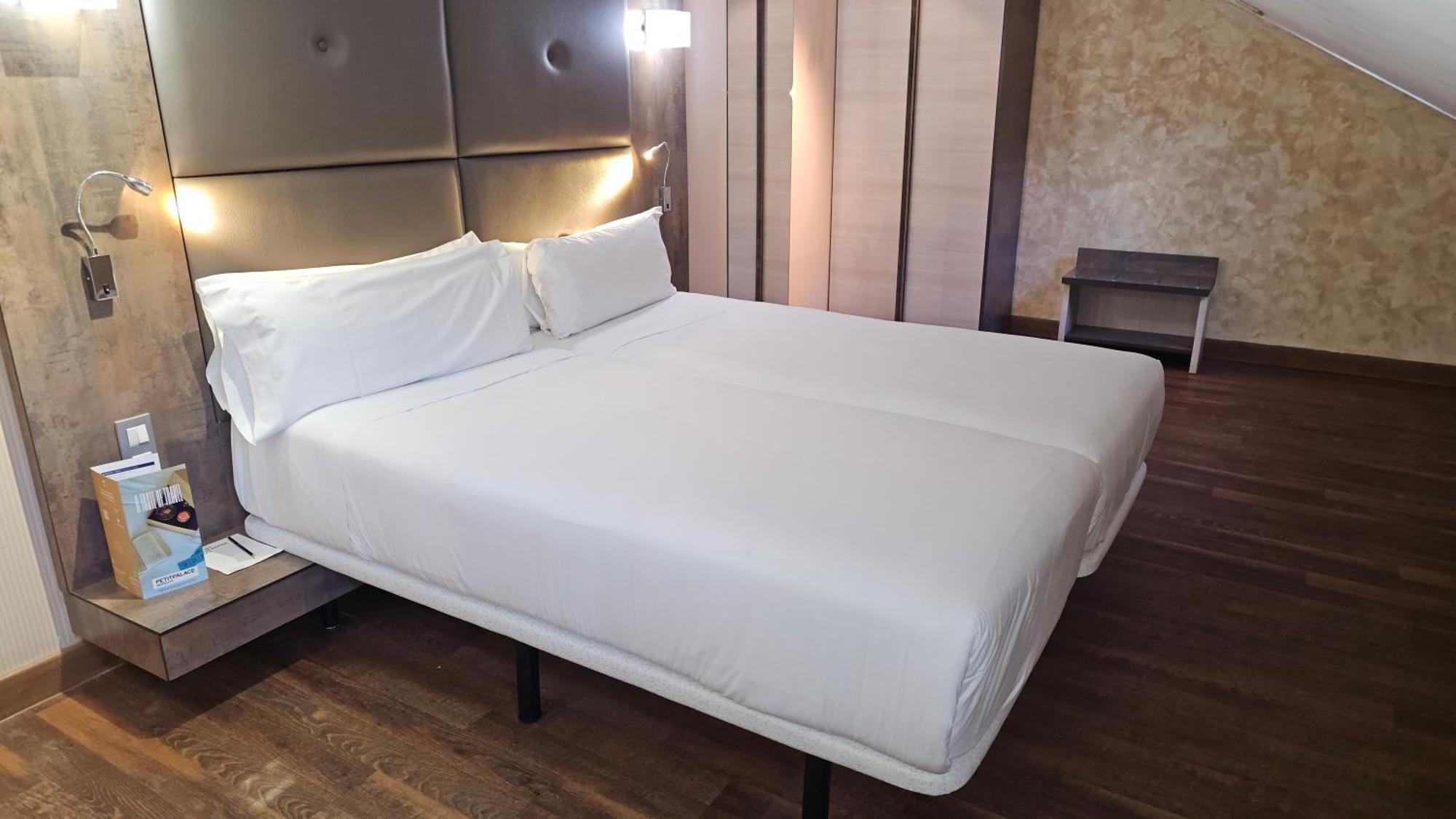 Petit Palace Del Peine 4*