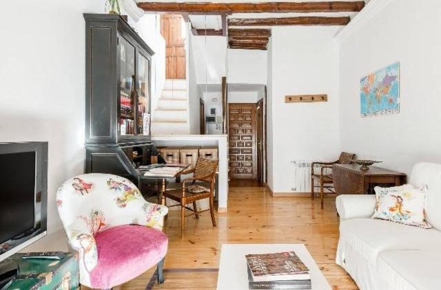 Atico Duplex Con Terraza En Puro Centro, 2 A 8 Pax Apartamento