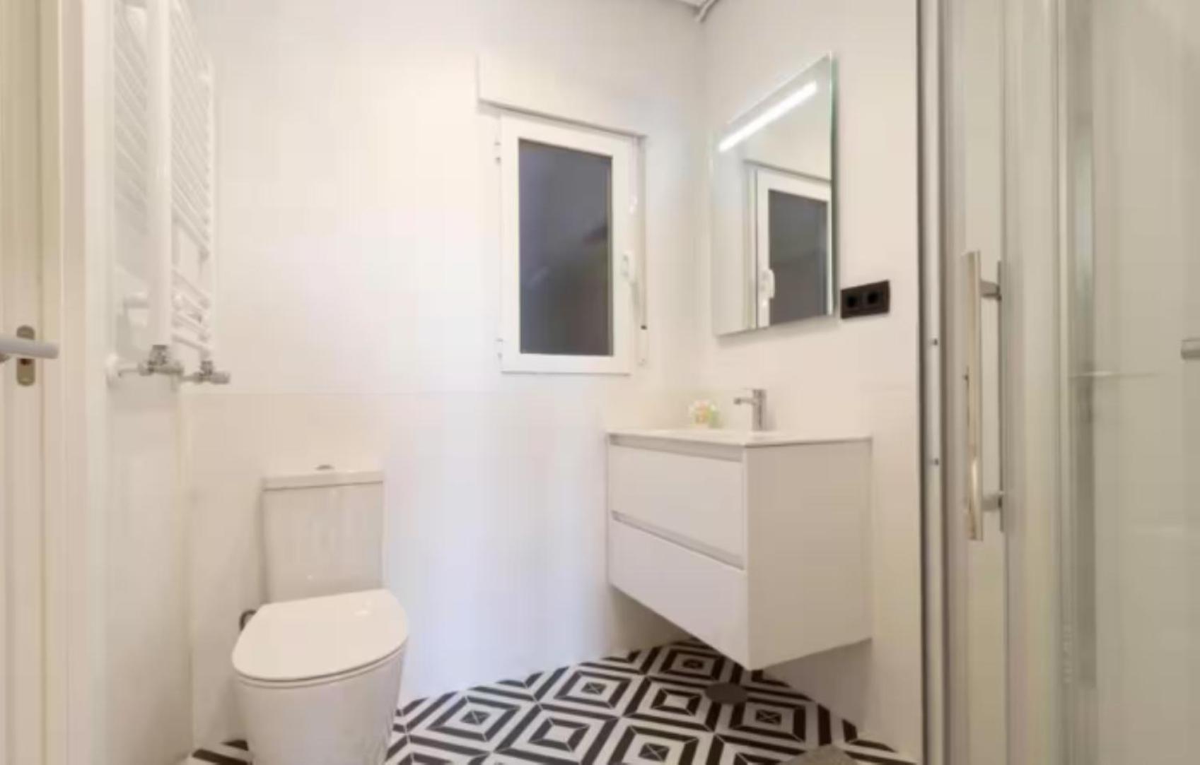 Apartment Diseno Moderno Y Confort En Puerta Del Angel Madrid