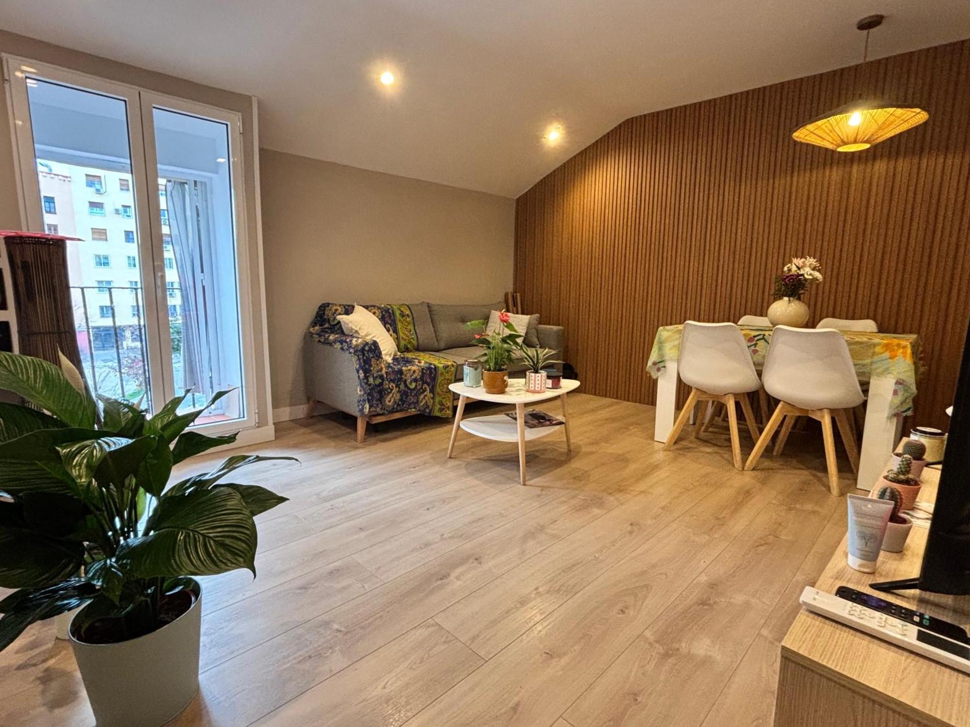 Apartment Charming, Bright & *